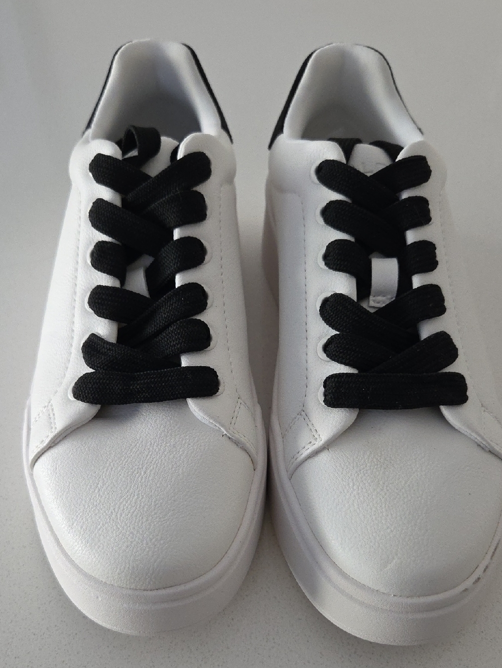 Aldo White and Black Low-Top Platform Sneakers - Picture 5 of 5